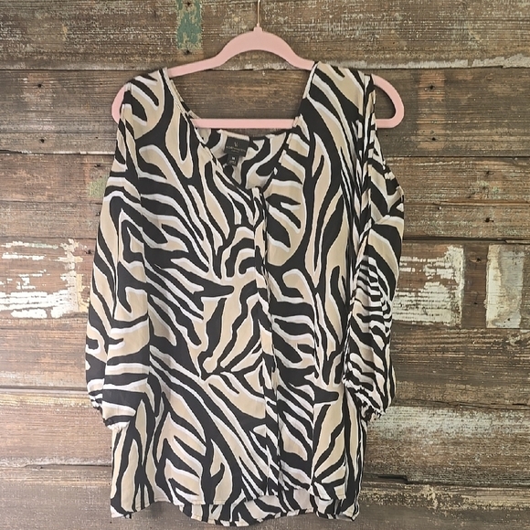 Worthington Woman Zebra Print Cold Shoulder Women's Top, Size 1X - Picture 1 of 5